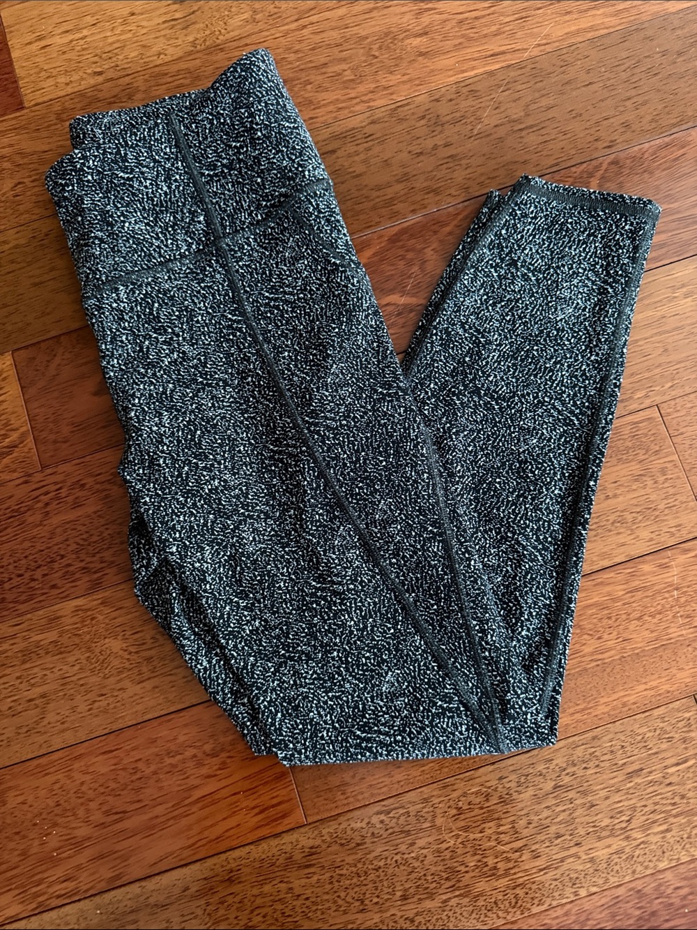 Athleta lightning static 7/8 tight size medium